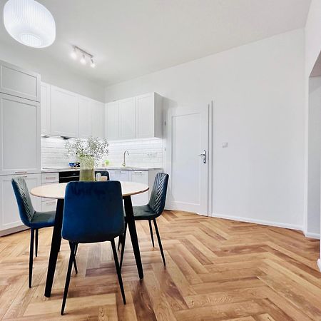 Apartamenty Kamienica Centrum - 1 Maja Lubiń Extérieur photo