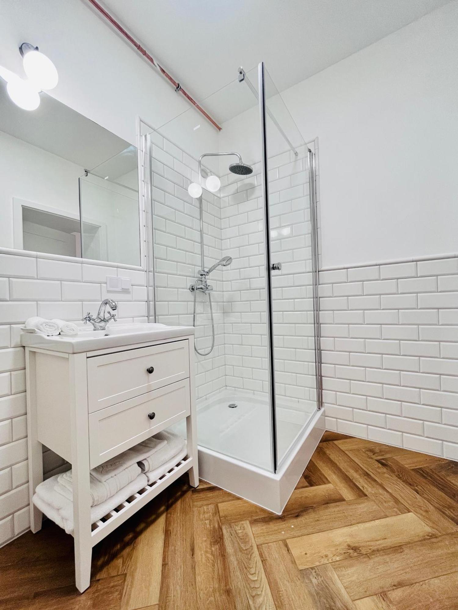 Apartamenty Kamienica Centrum - 1 Maja Lubiń Extérieur photo